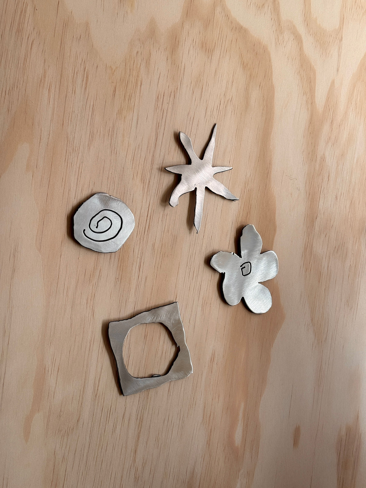 Magnet set of 4