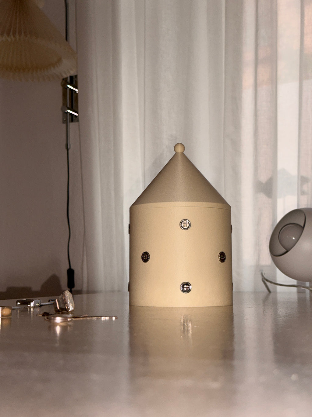 Storage container large with silver buttons (butter yellow)