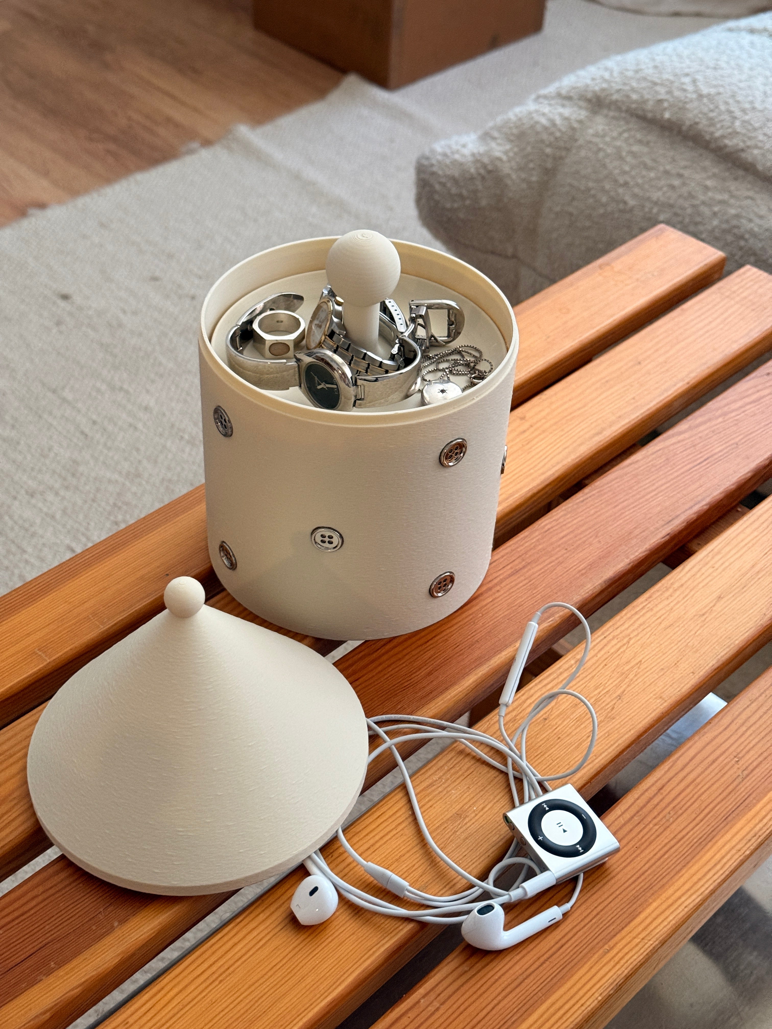 Storage container large with silver buttons (butter yellow)