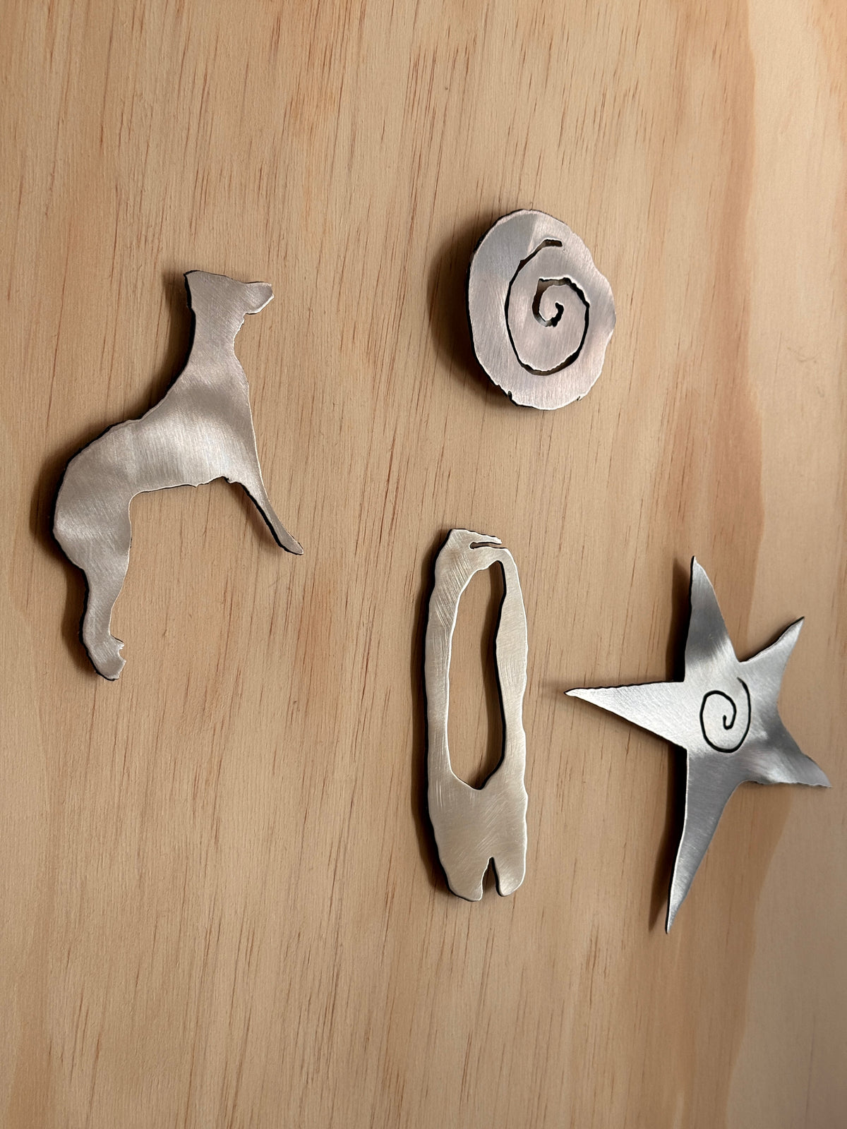 Magnet set of 4
