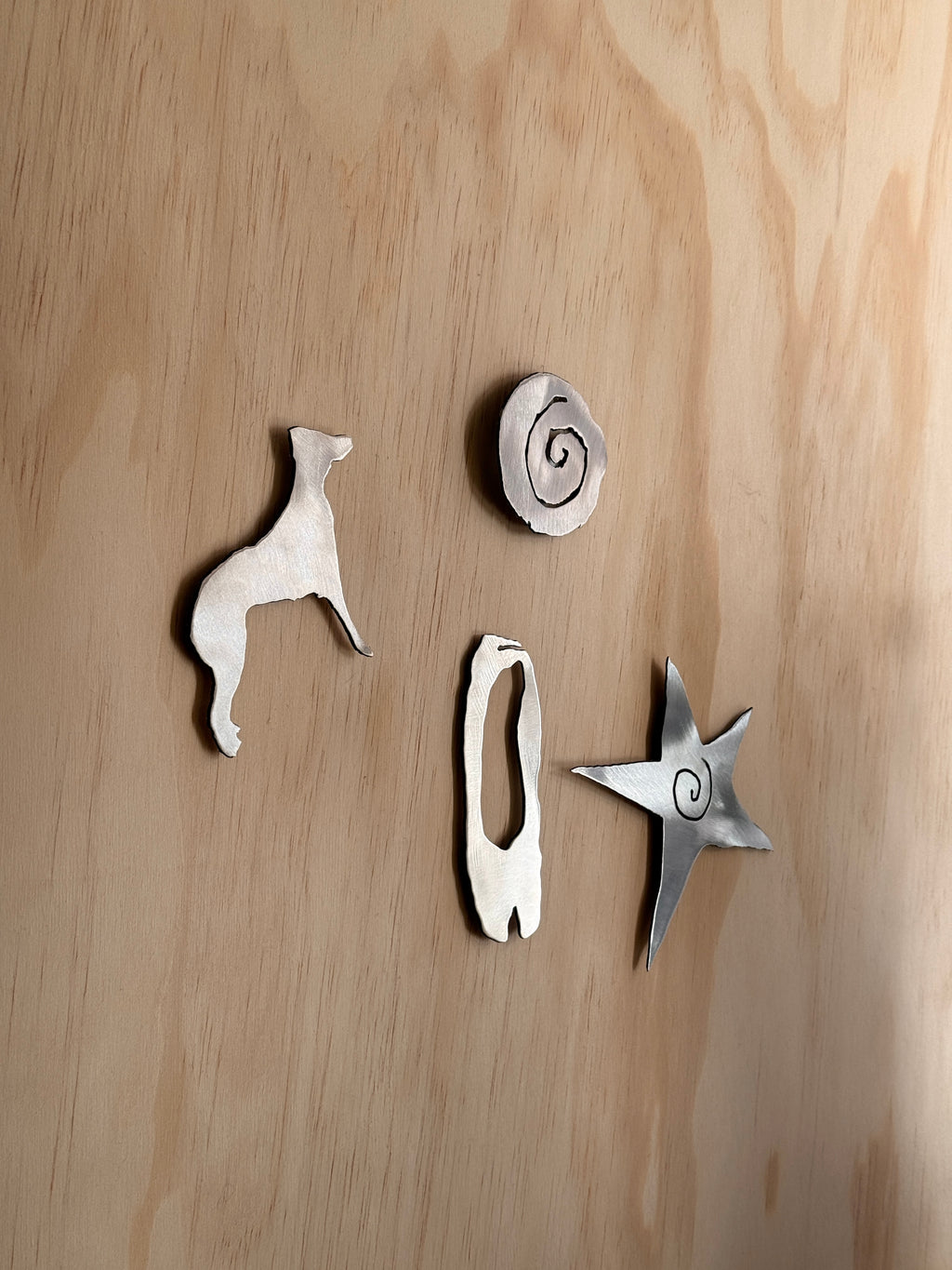 Magnet set of 4