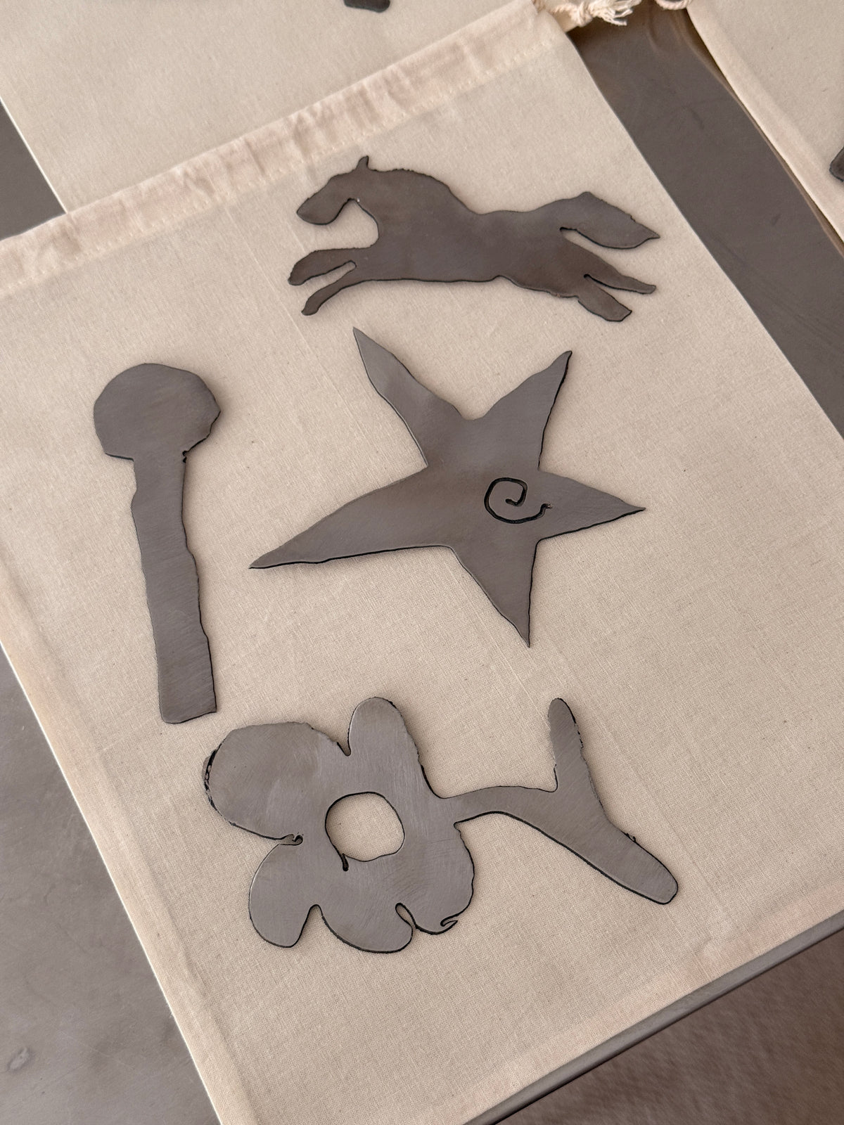 Magnet set of 4