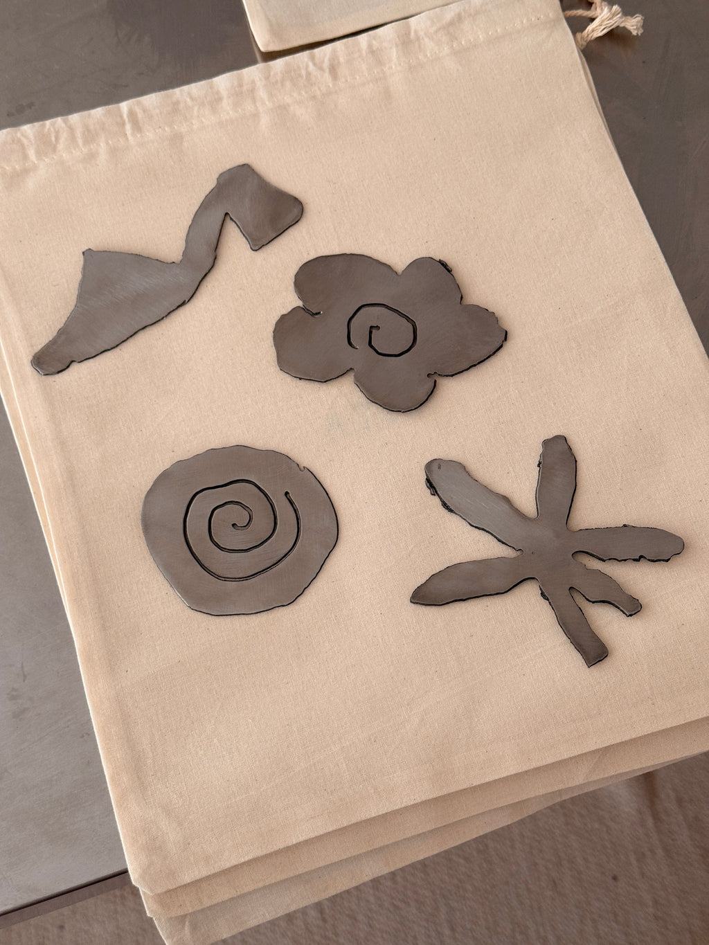 Magnet set of 4
