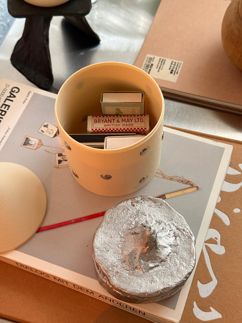 Storage container small with silver dots (butter yellow)