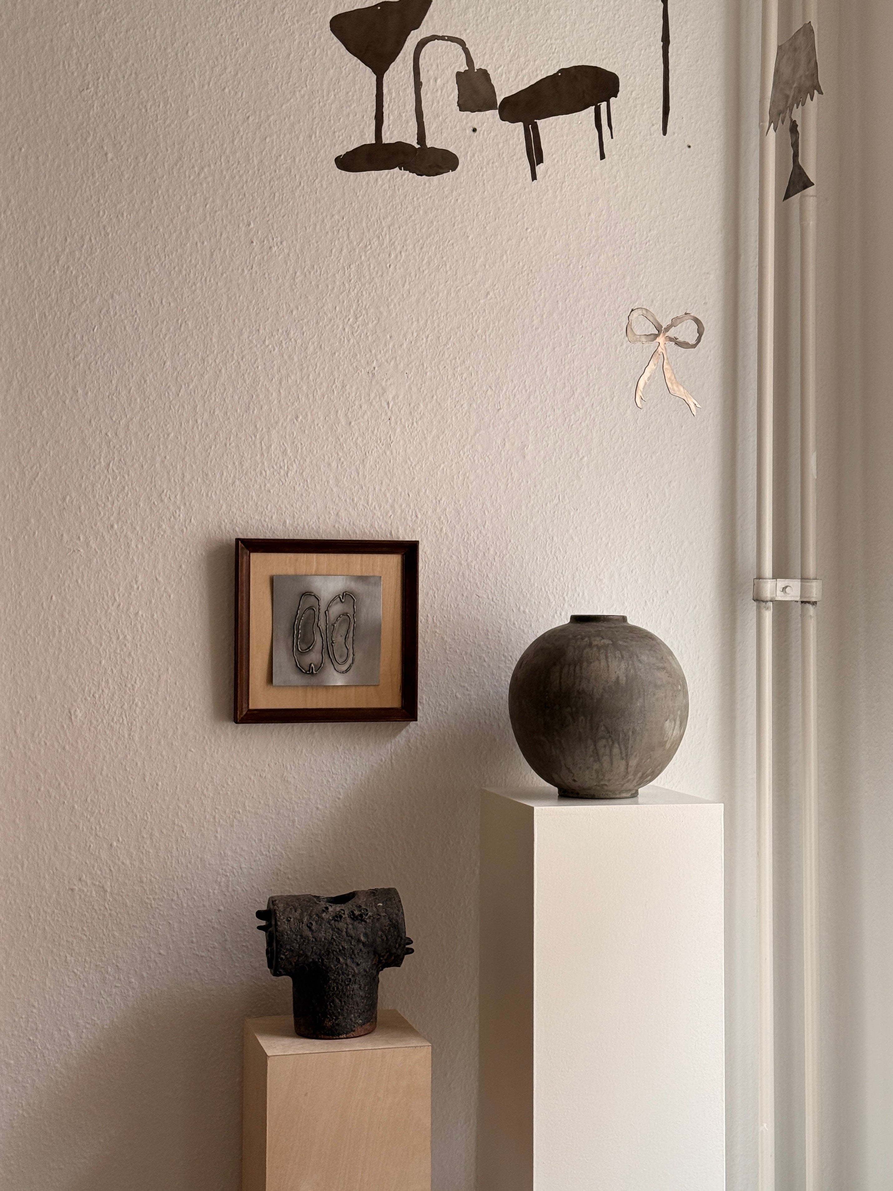 Tip tap tabi neutral wood artwork