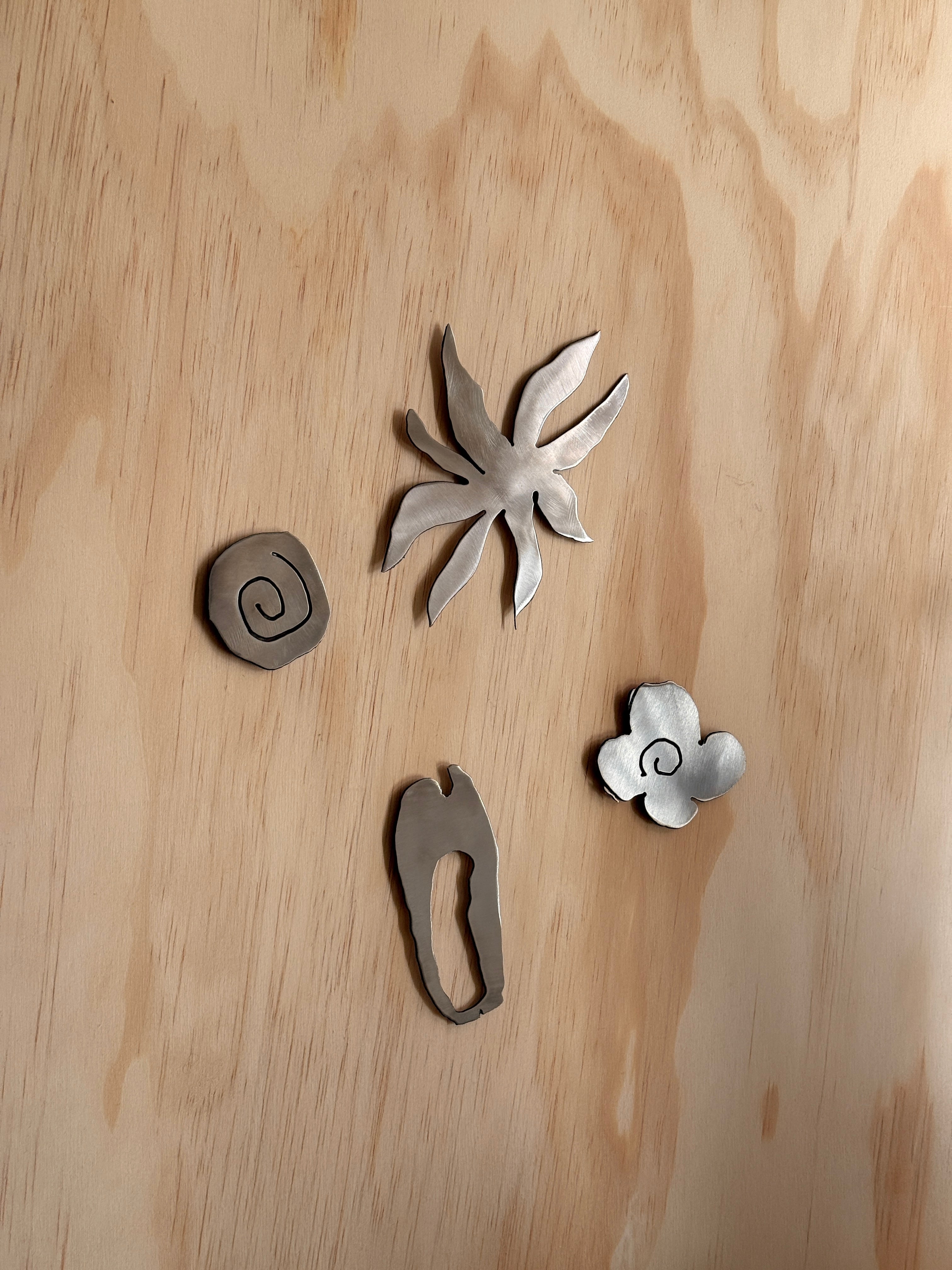 Magnet set of 4