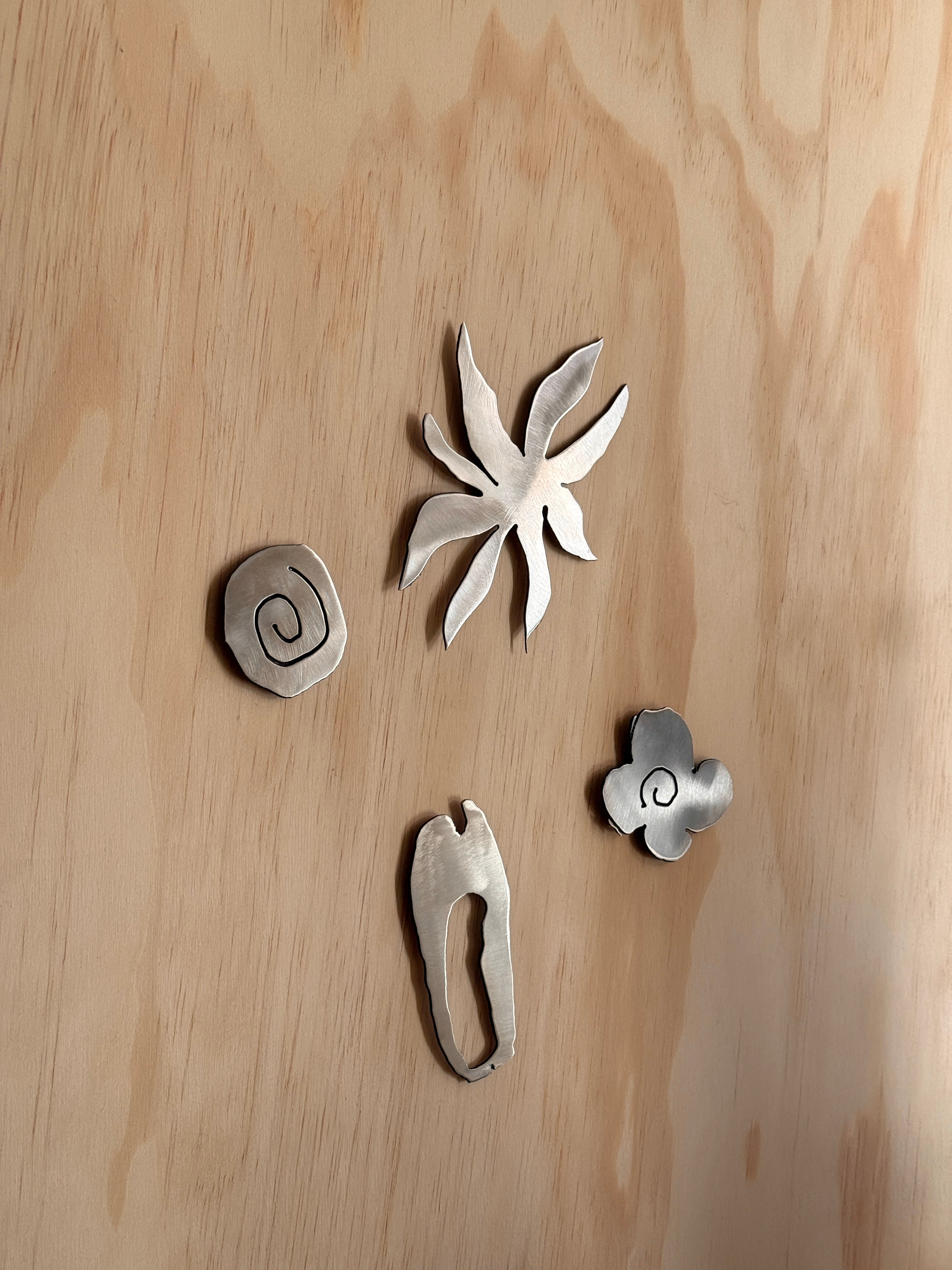 Magnet set of 4