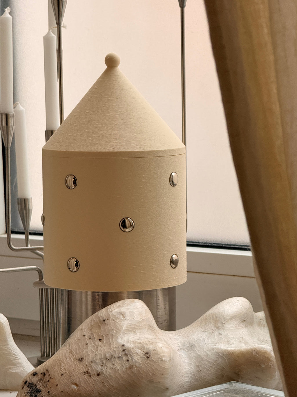 Storage container large with silver dots (butter yellow)