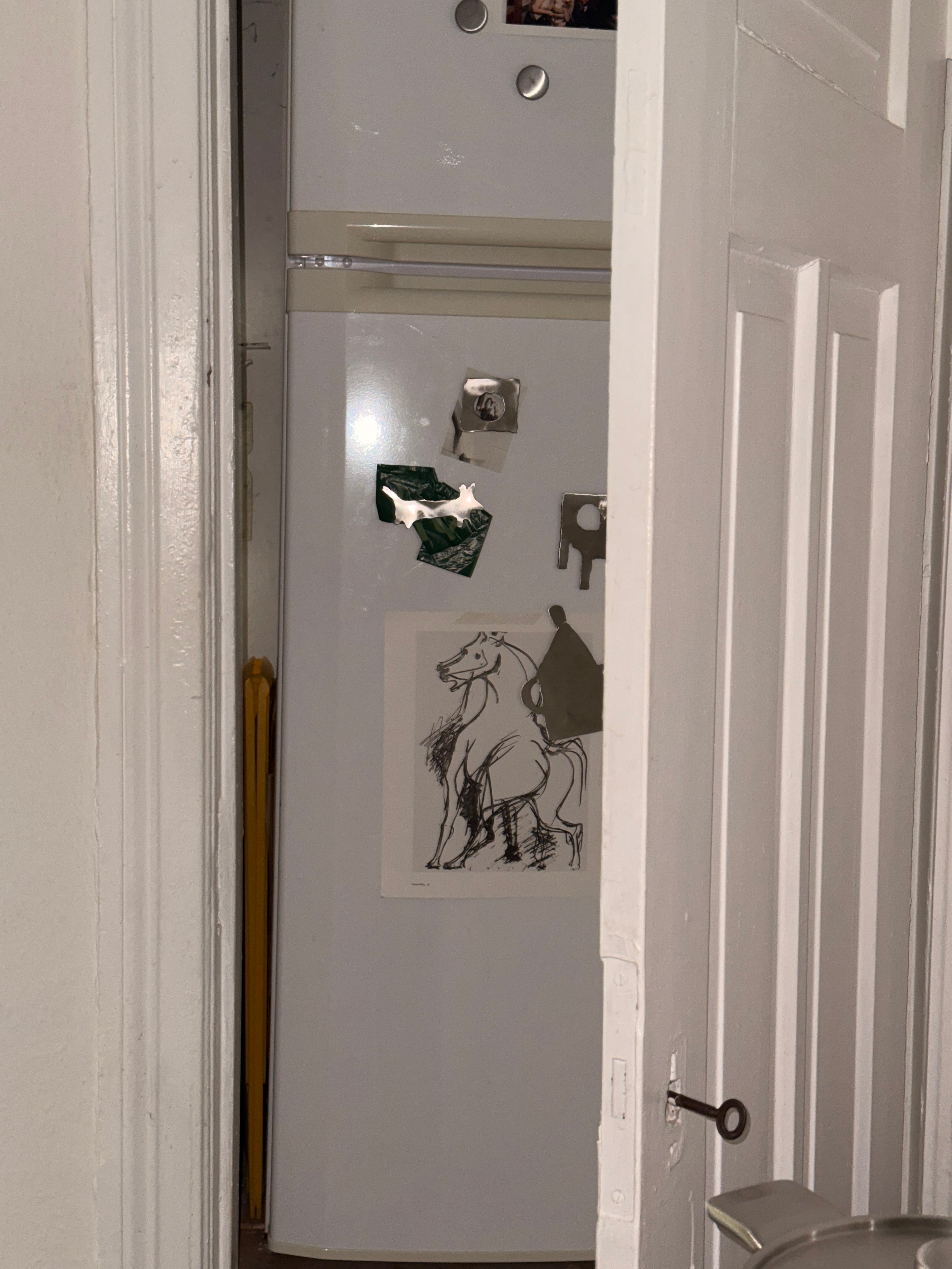 Magnet set of 4